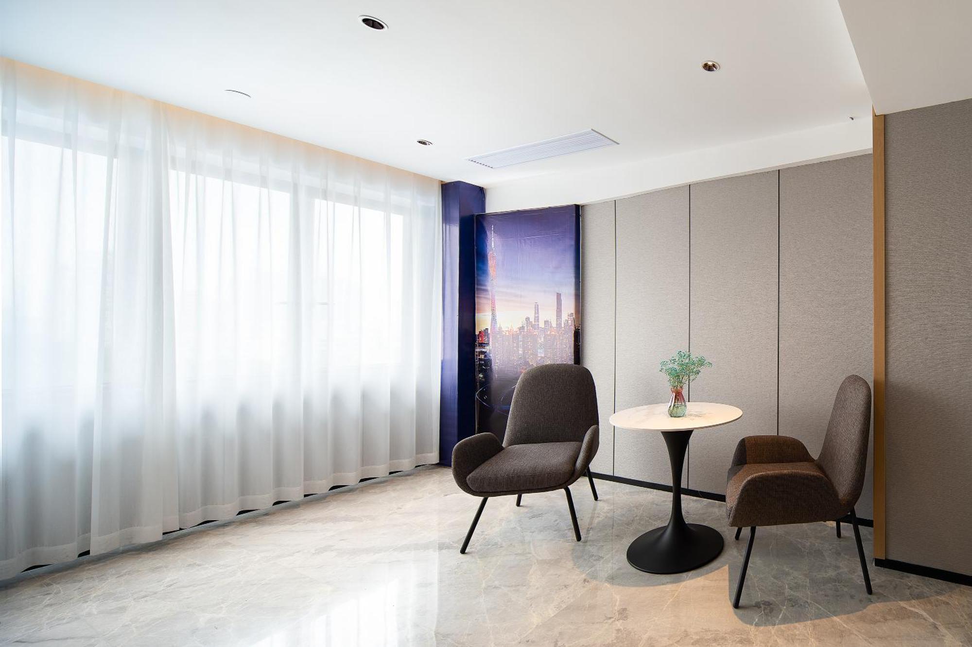 Langham Honor International Hotel Canton Fair Complex Branch - Free Shuttle To Canton Fair Complex During Canton Fair Period & Free Mini Bar Bagian luar foto