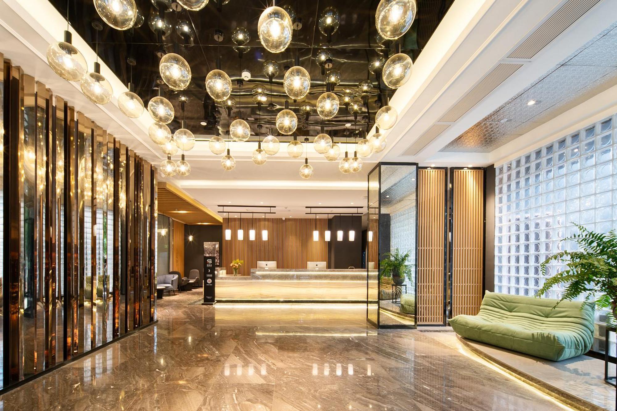 Langham Honor International Hotel Canton Fair Complex Branch - Free Shuttle To Canton Fair Complex During Canton Fair Period & Free Mini Bar Bagian luar foto