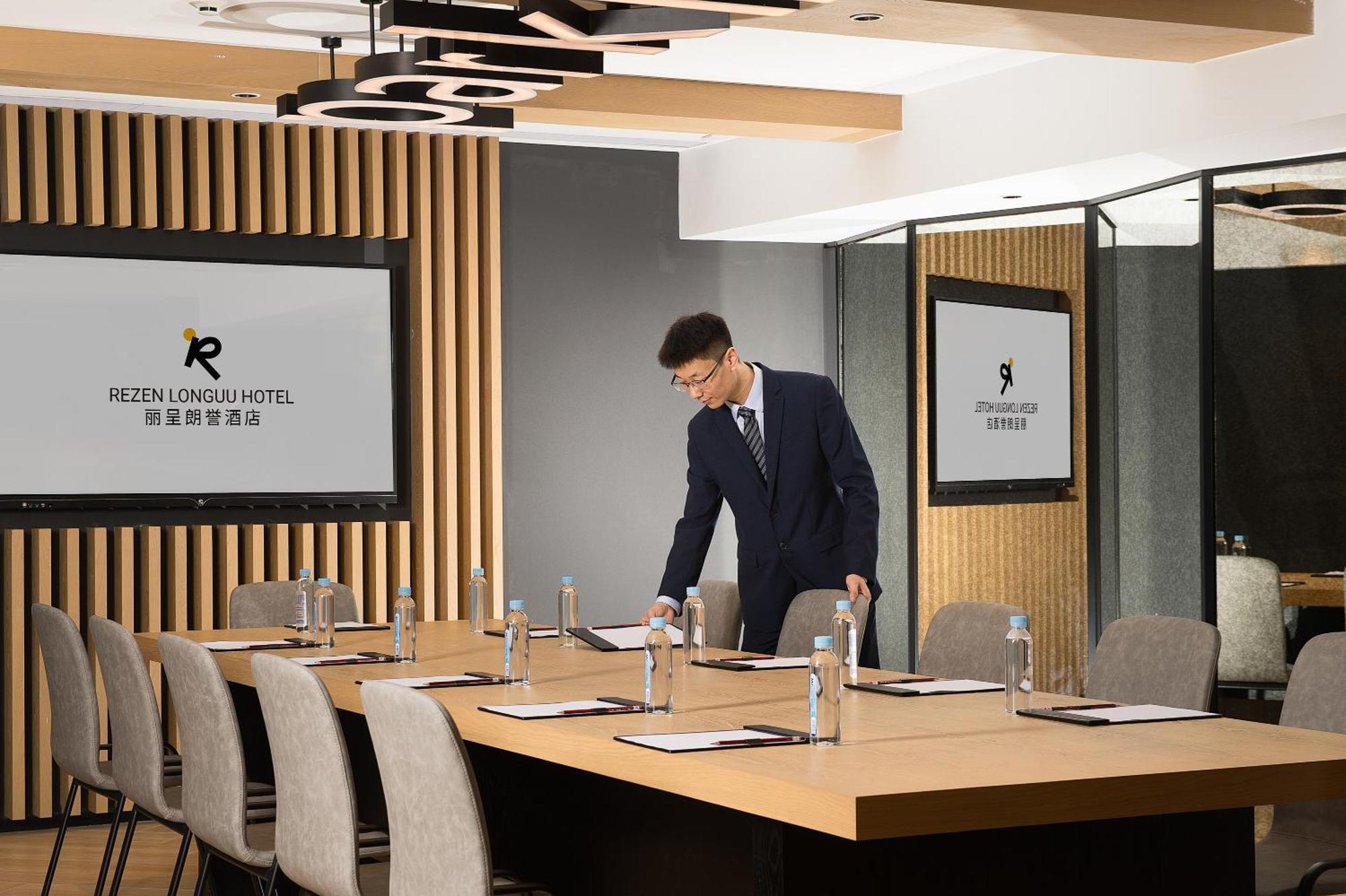 Langham Honor International Hotel Canton Fair Complex Branch - Free Shuttle To Canton Fair Complex During Canton Fair Period & Free Mini Bar Bagian luar foto