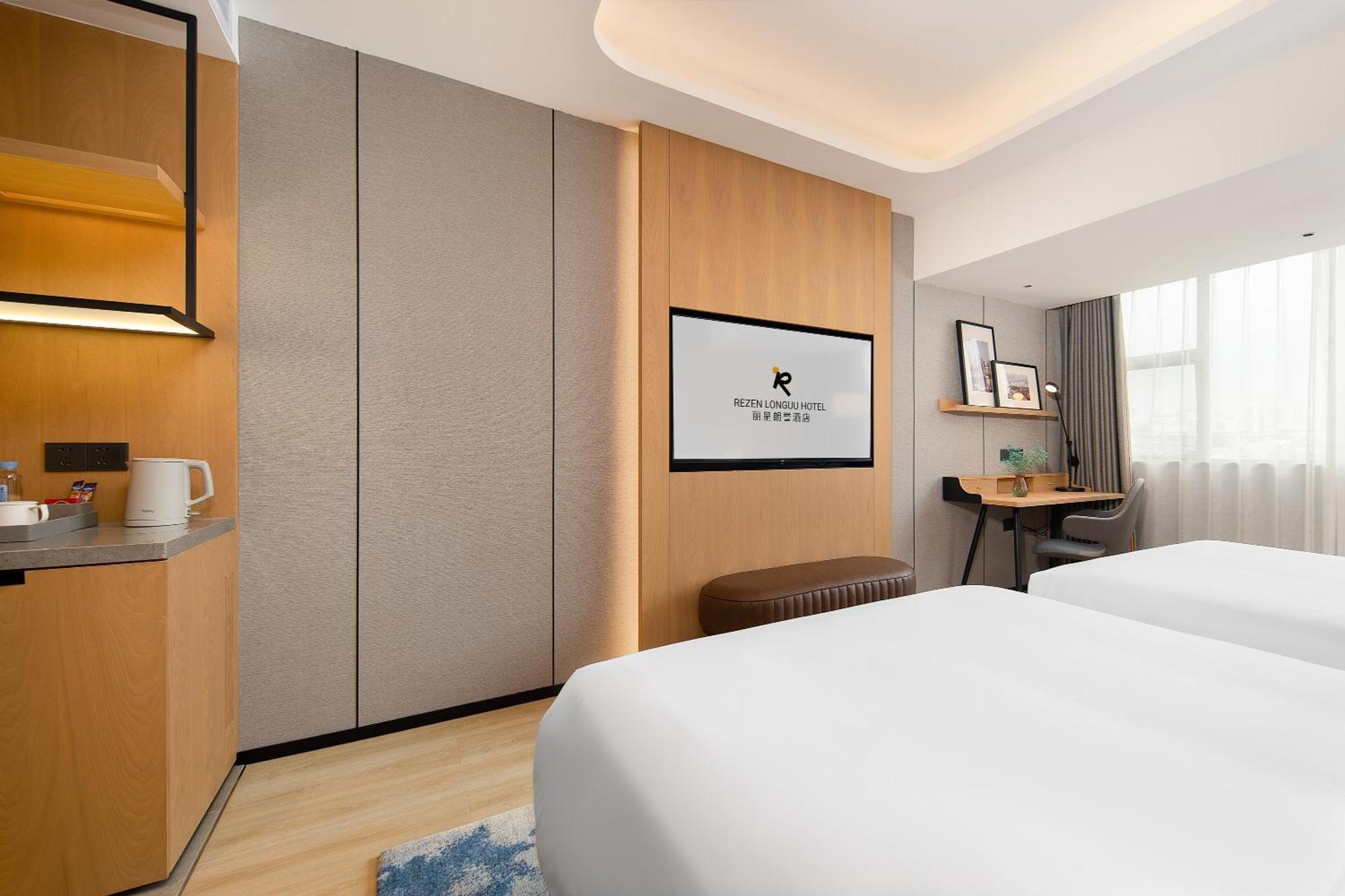 Langham Honor International Hotel Canton Fair Complex Branch - Free Shuttle To Canton Fair Complex During Canton Fair Period & Free Mini Bar Bagian luar foto