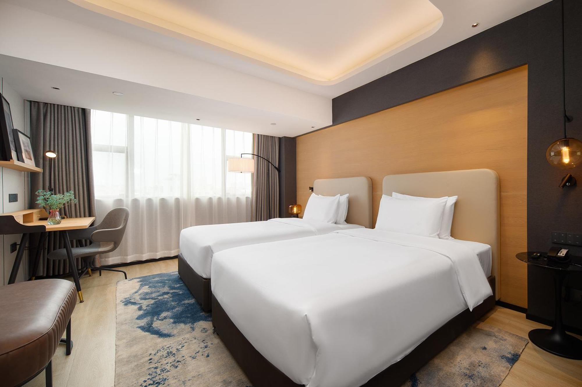 Langham Honor International Hotel Canton Fair Complex Branch - Free Shuttle To Canton Fair Complex During Canton Fair Period & Free Mini Bar Bagian luar foto