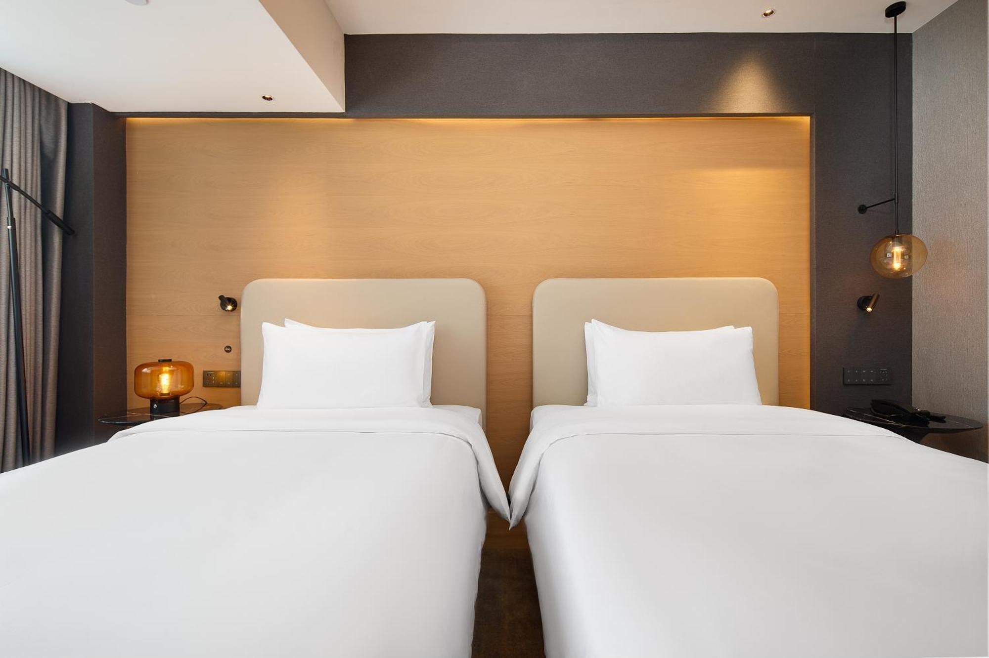 Langham Honor International Hotel Canton Fair Complex Branch - Free Shuttle To Canton Fair Complex During Canton Fair Period & Free Mini Bar Bagian luar foto