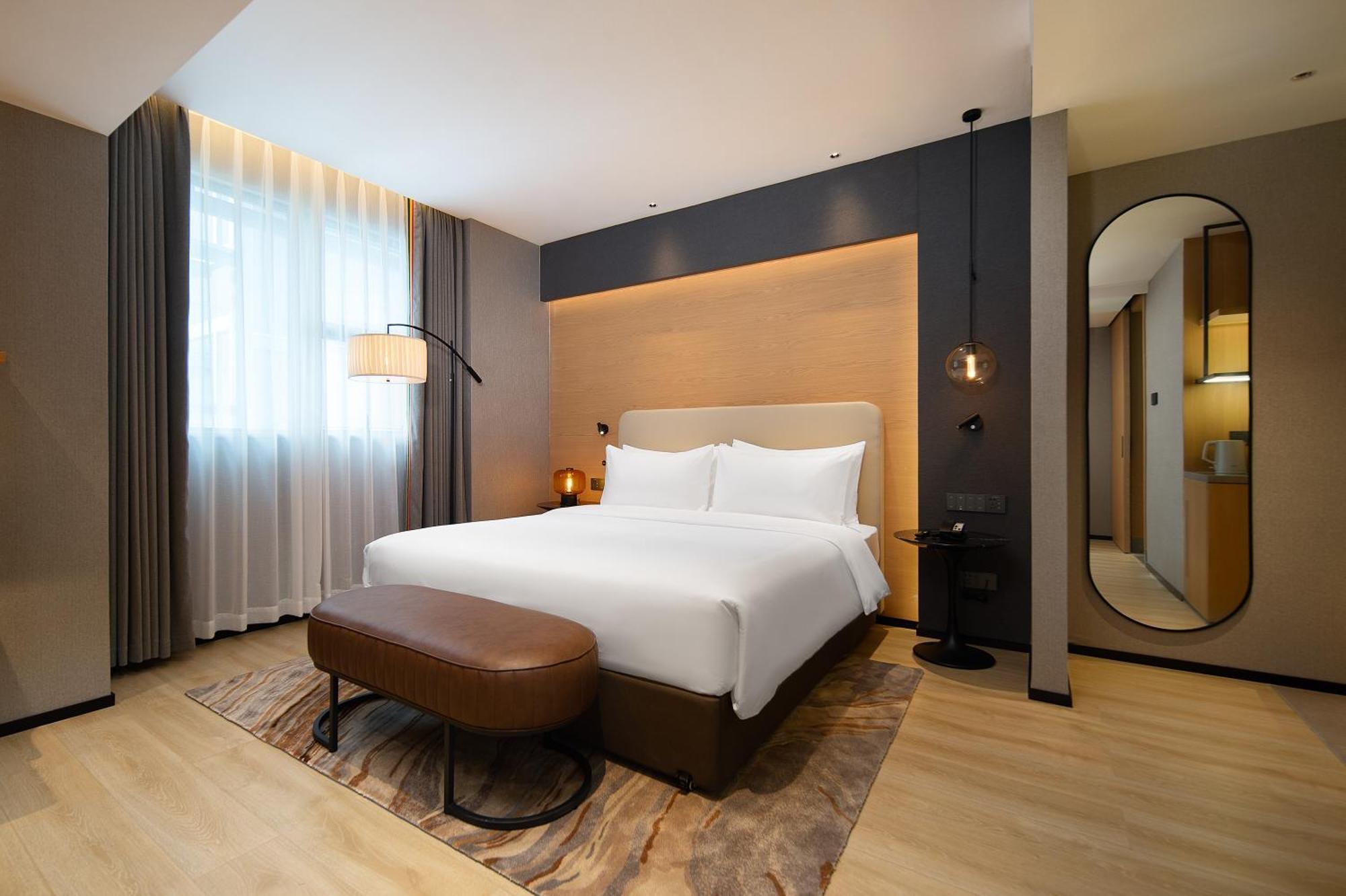 Langham Honor International Hotel Canton Fair Complex Branch - Free Shuttle To Canton Fair Complex During Canton Fair Period & Free Mini Bar Bagian luar foto