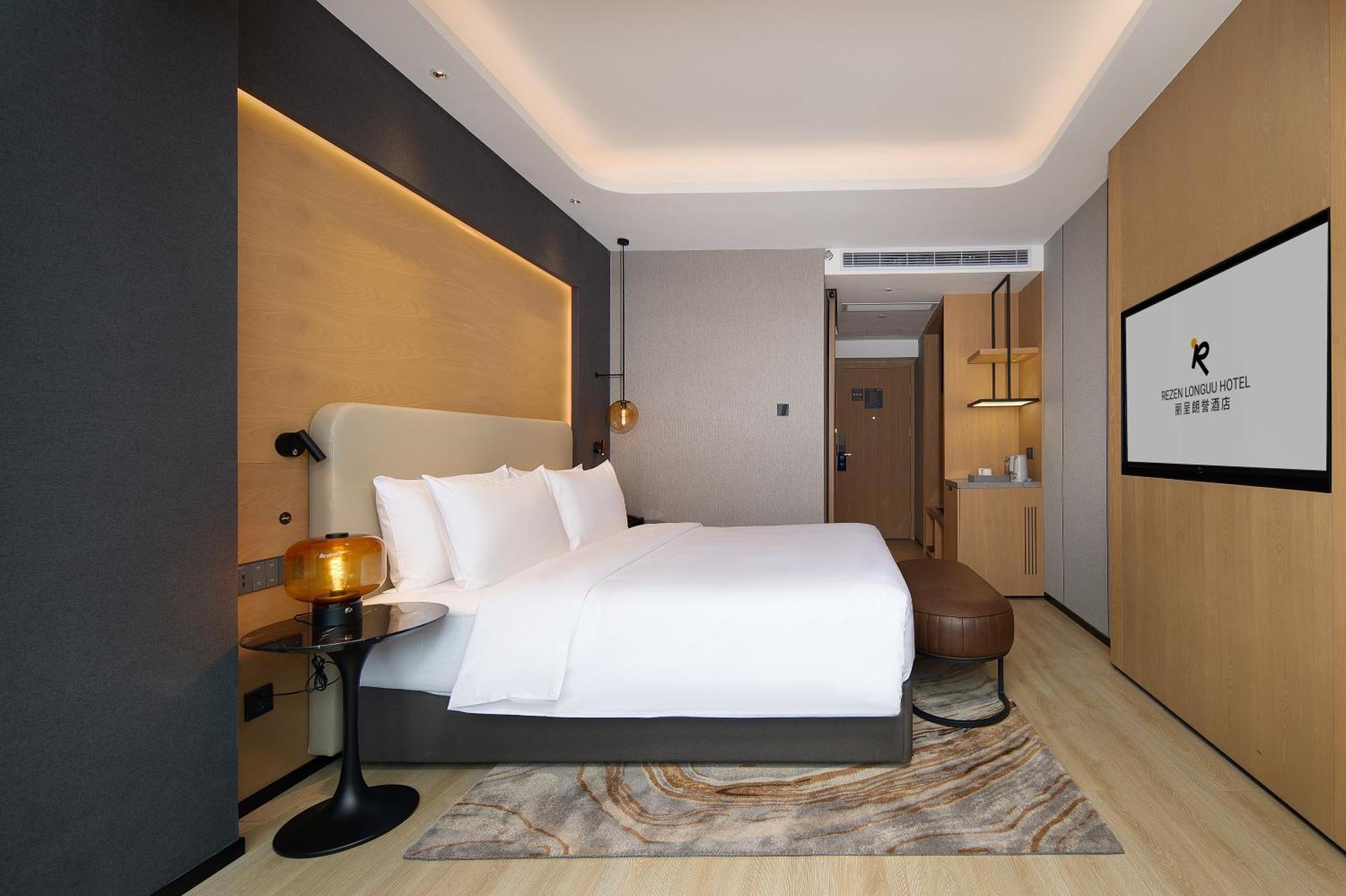 Langham Honor International Hotel Canton Fair Complex Branch - Free Shuttle To Canton Fair Complex During Canton Fair Period & Free Mini Bar Bagian luar foto