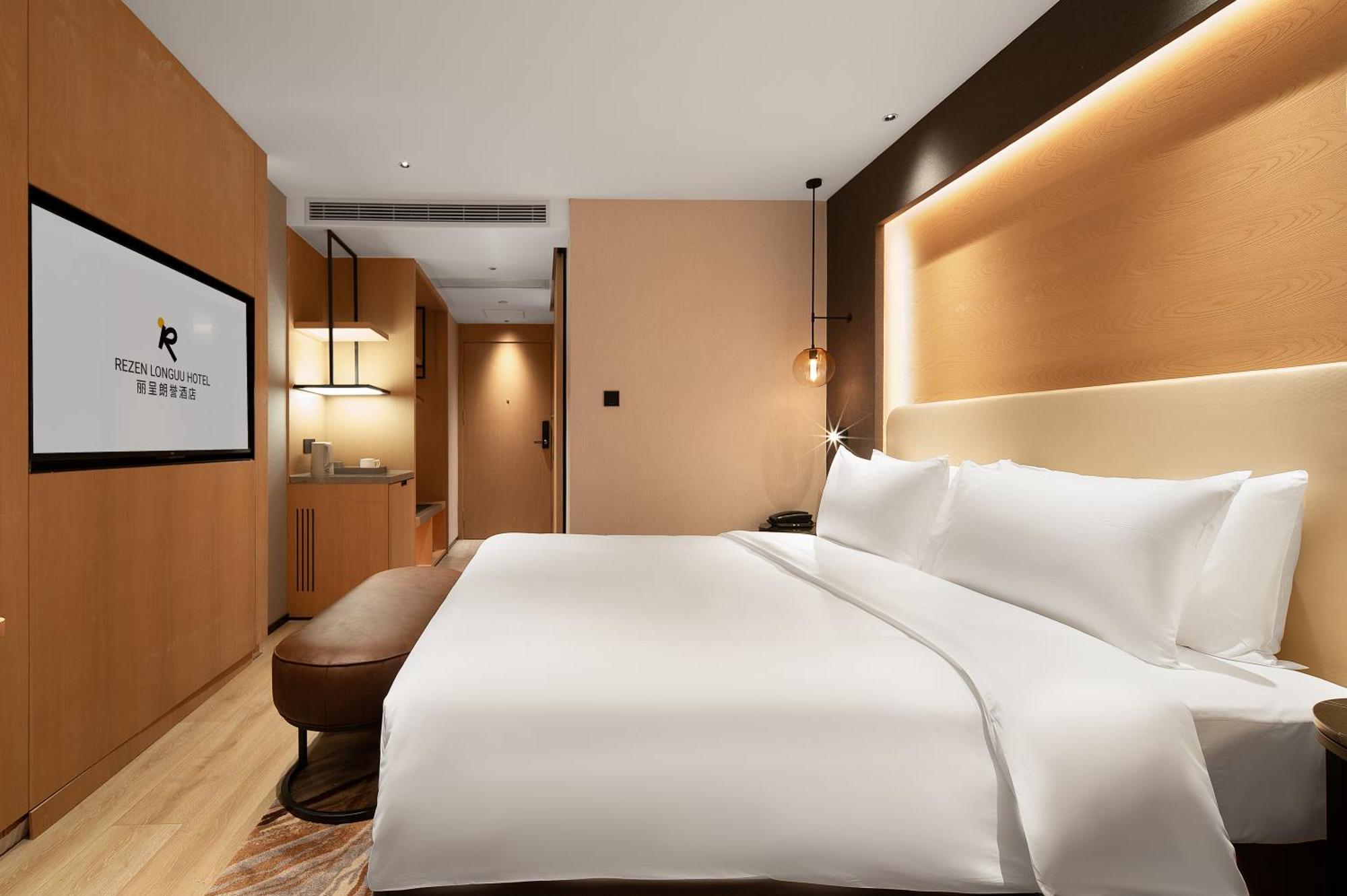 Langham Honor International Hotel Canton Fair Complex Branch - Free Shuttle To Canton Fair Complex During Canton Fair Period & Free Mini Bar Bagian luar foto