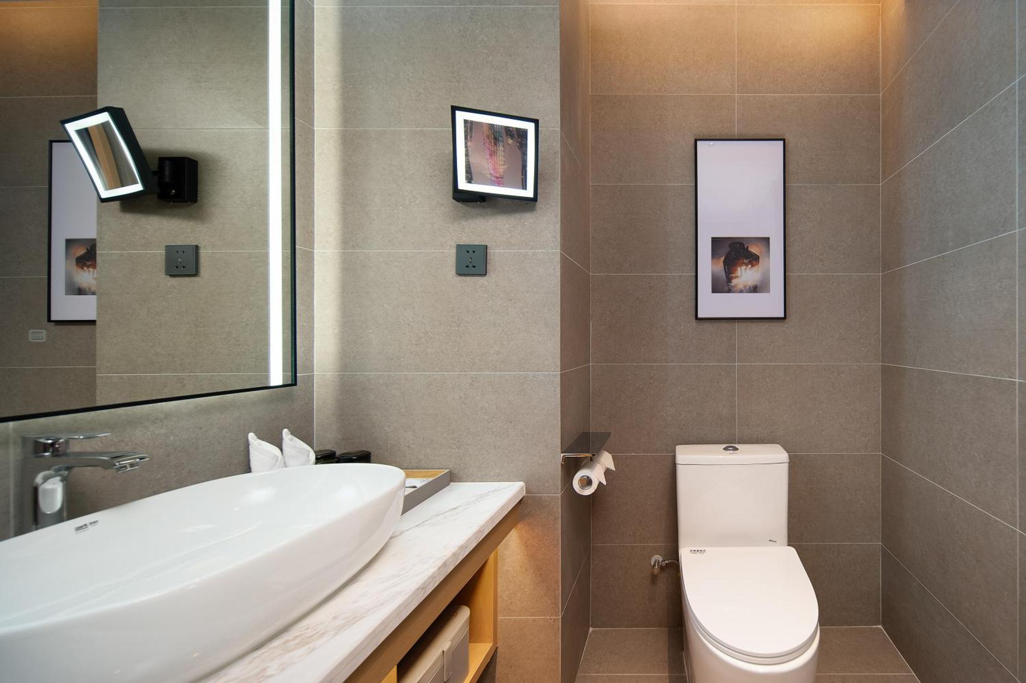 Langham Honor International Hotel Canton Fair Complex Branch - Free Shuttle To Canton Fair Complex During Canton Fair Period & Free Mini Bar Bagian luar foto